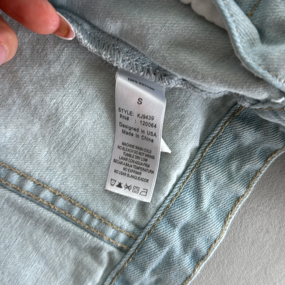 Denim jacket - Picture 2 of 3